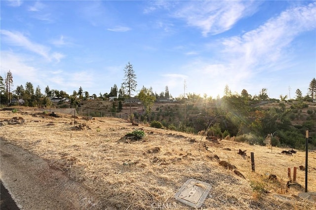 Listing photo 3 for 617 Circlewood Dr, Paradise CA 95969