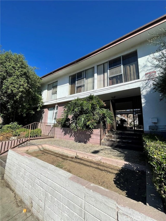 view of front facade