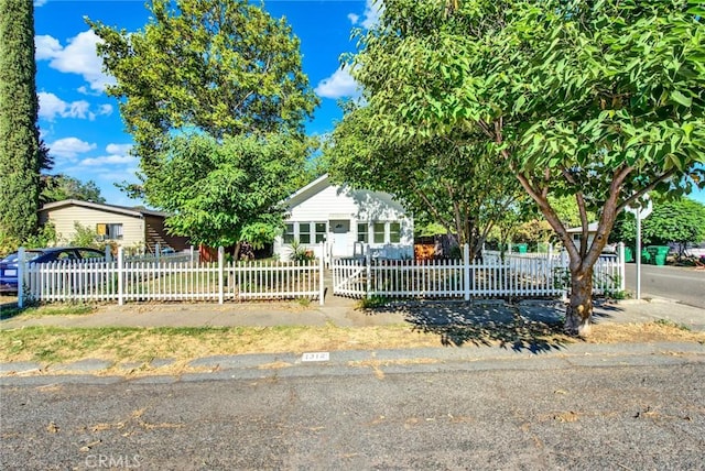 1312 4th, Corning, CA 96021 - view of front of house with a fenced front yard