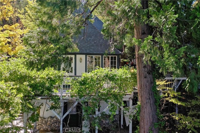 197 Rocky Point Rd, Lake Arrowhead, CA 92352 - view of property exterior featuring a shingled roof