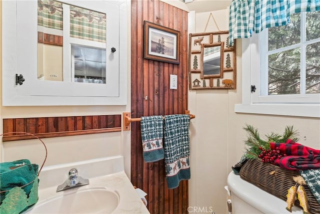 197 Rocky Point Rd, Lake Arrowhead, CA 92352 - bathroom featuring toilet and vanity