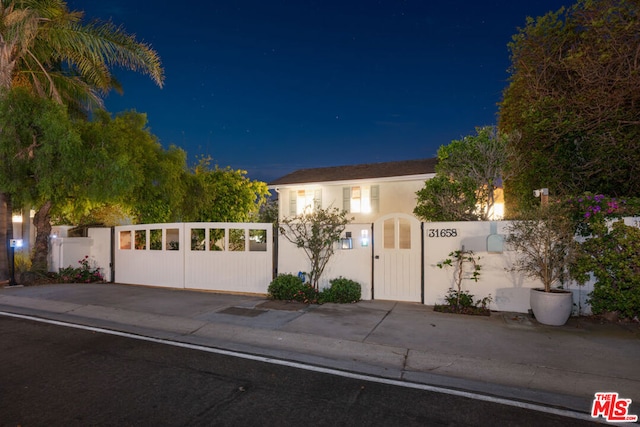 view of front of home