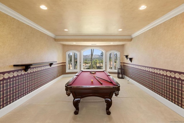 playroom featuring light carpet, ornamental molding, and billiards