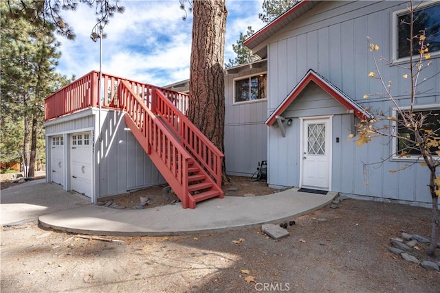 view of front of home featuring a wooden deck