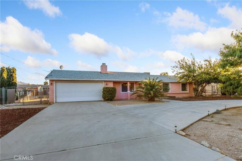 single story home with a garage