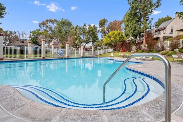 view of swimming pool