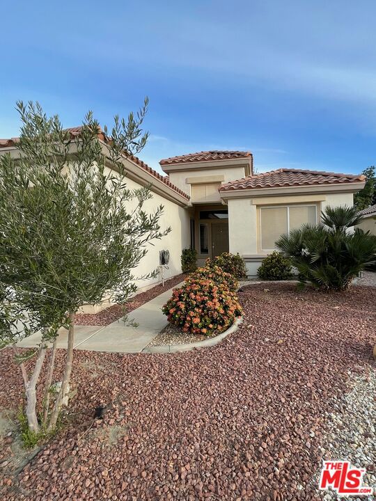 view of mediterranean / spanish-style house