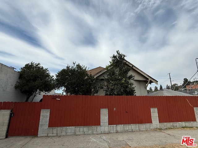 view of side of property