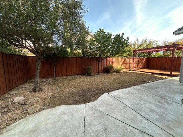 view of yard with a patio