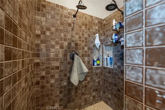 61138 Onaga Trl, Joshua Tree, CA 92252 - bathroom featuring a tile shower