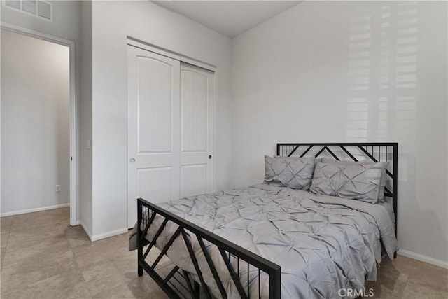 bedroom with a closet