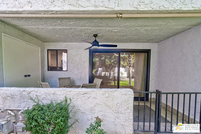 view of patio with ceiling fan