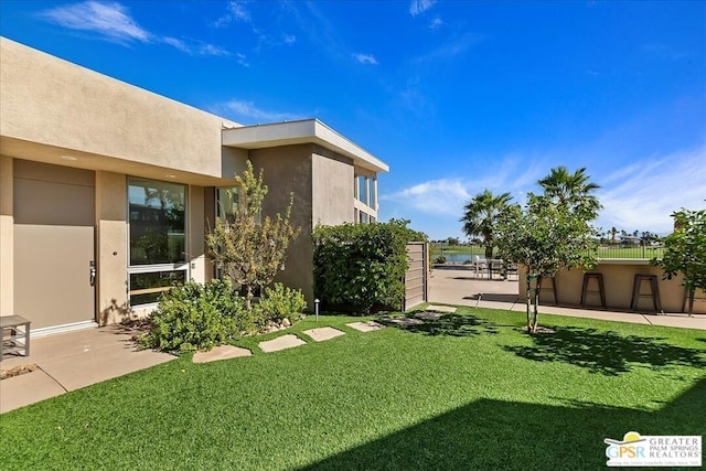 view of yard with a patio area