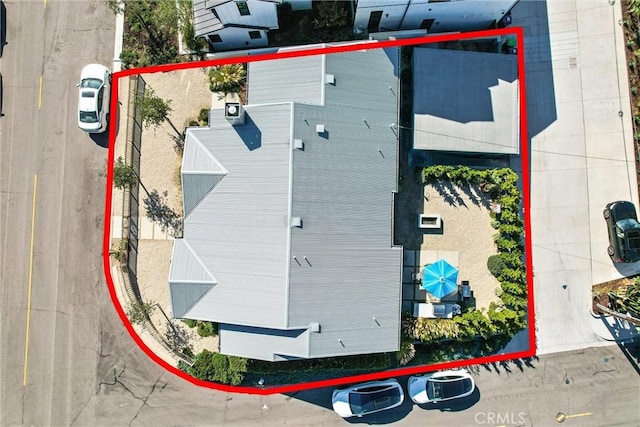 337 Holmwood Dr, Newport Beach, CA 92663 - aerial view of property and surrounding area with property boundaries highlighted