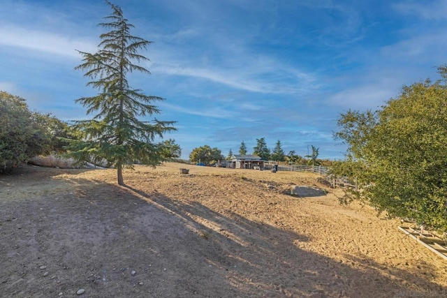 view of yard featuring a rural view