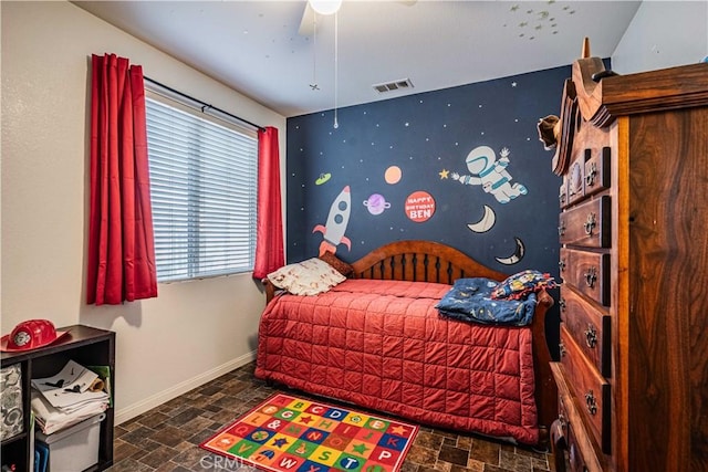 bedroom featuring ceiling fan