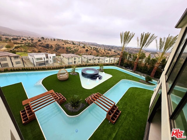 view of swimming pool