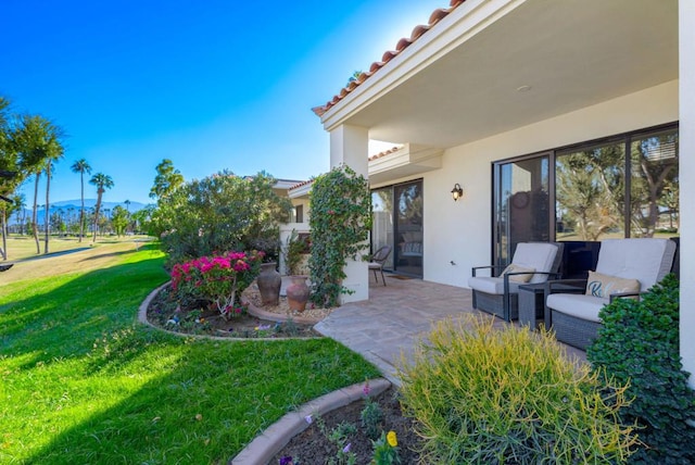 view of yard with a patio