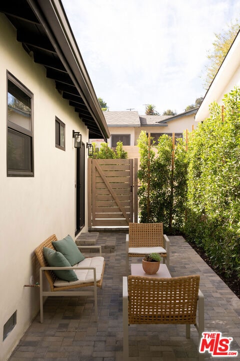 view of patio with outdoor lounge area