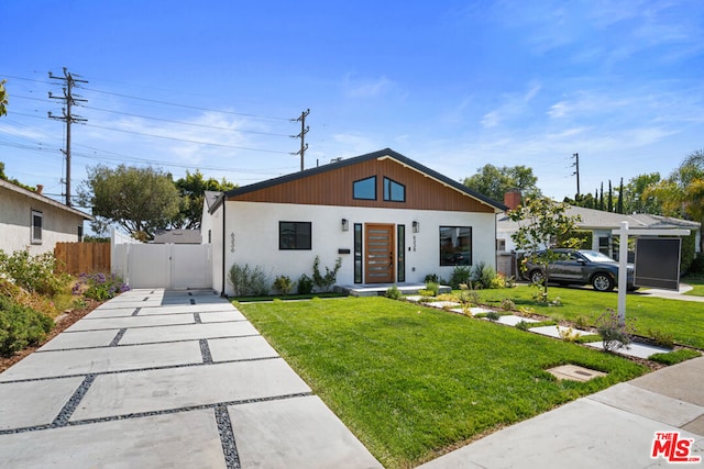 view of front of house with a front yard