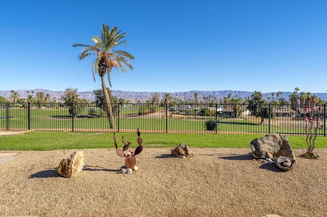 view of yard with a mountain view