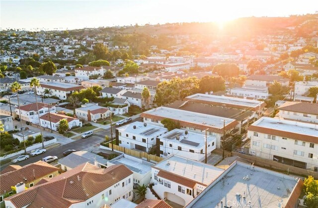 view of aerial view at dusk