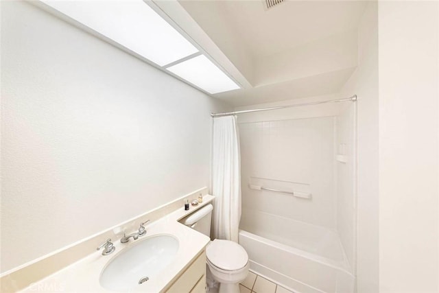 27551 Paseo Tamara, San Juan Capistrano, CA 92675 - bathroom featuring shower / bath combo, toilet, and vanity