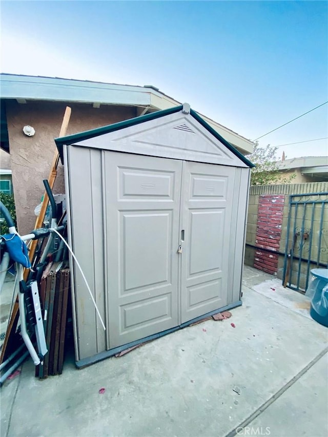 view of outbuilding