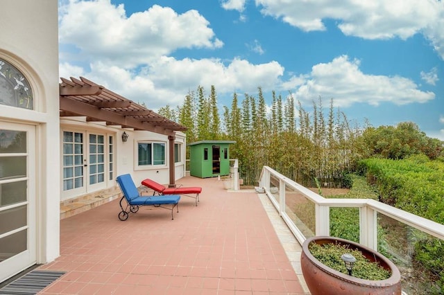 view of patio featuring a pergola