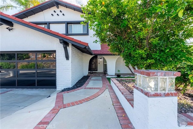 view of front of house with a garage