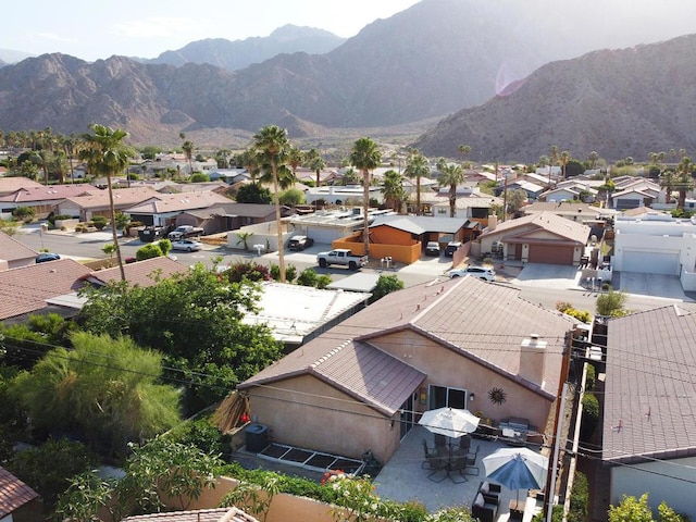 bird's eye view featuring a mountain view