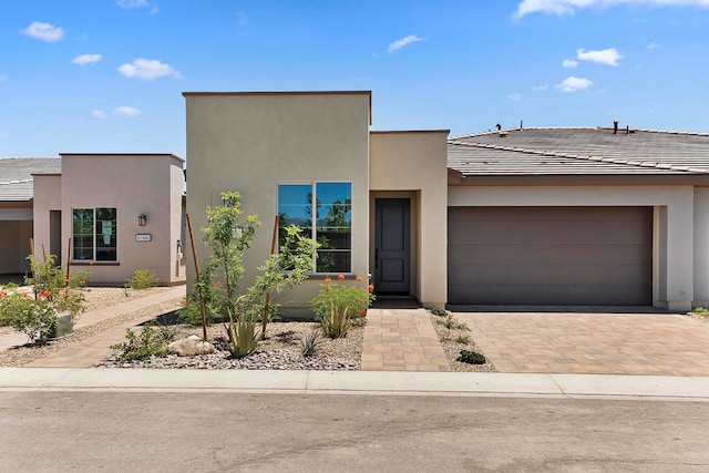 view of front facade with a garage