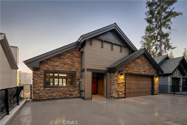 craftsman house featuring a garage