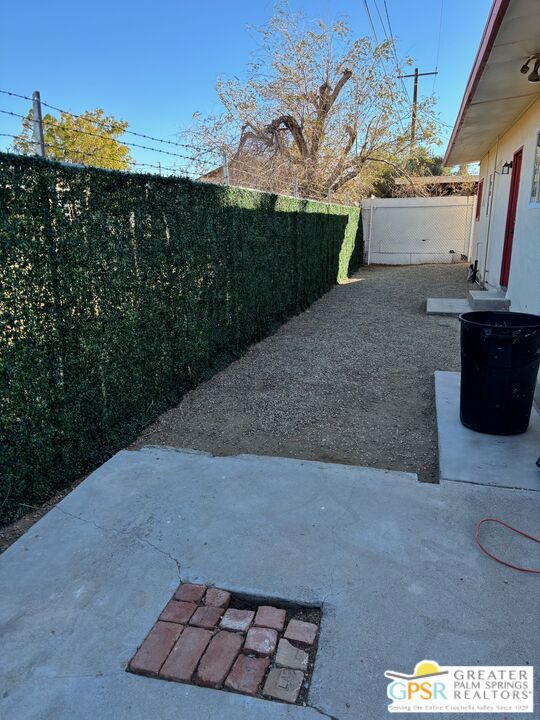 view of yard featuring a patio