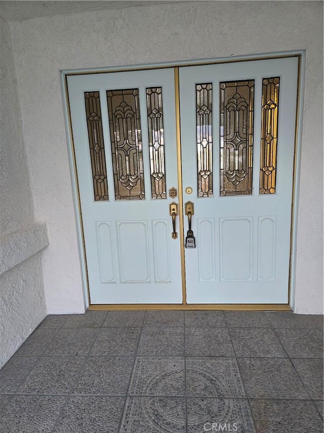 19345 Oneida Rd, Apple Valley, CA 92307 - property entrance featuring stucco siding