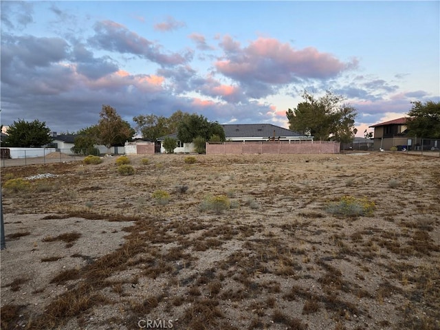 19345 Oneida Rd, Apple Valley, CA 92307 - view of yard at dusk
