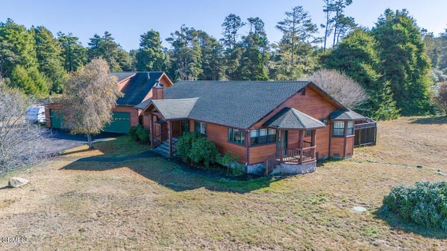 view of front of house with a front yard