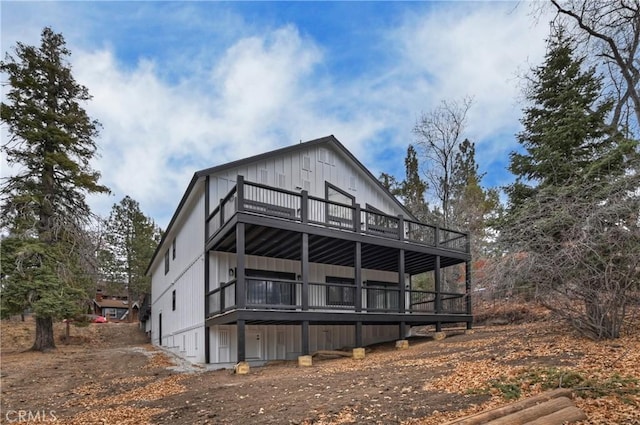 view of front facade with a wooden deck