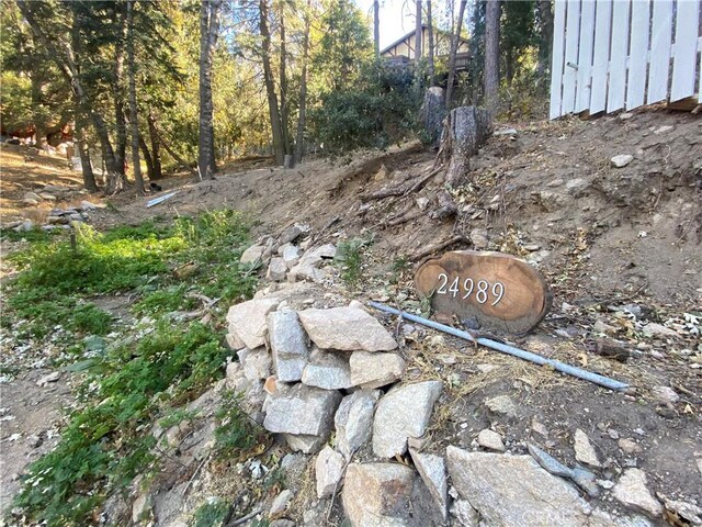 24989 Highland Dr, Crestline, CA 92325