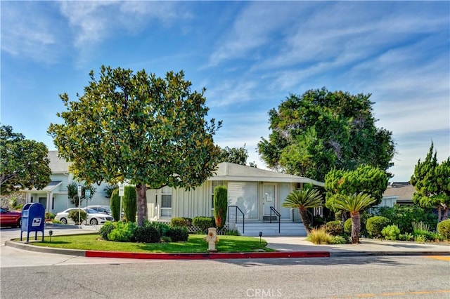 view of front of property