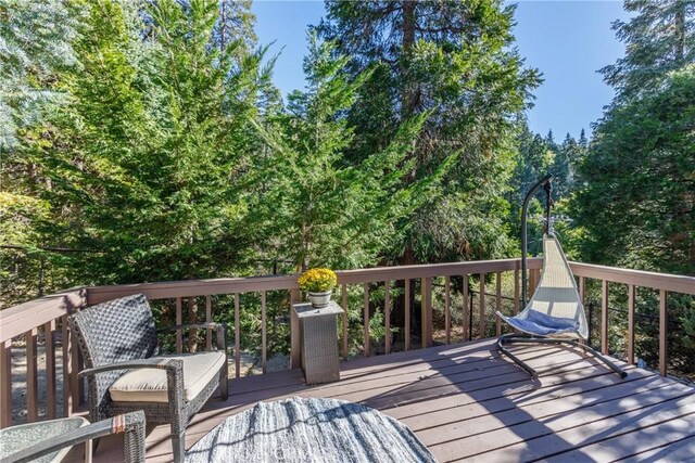 467 Cimarron Ln, Lake Arrowhead, CA 92352 - view of wooden terrace