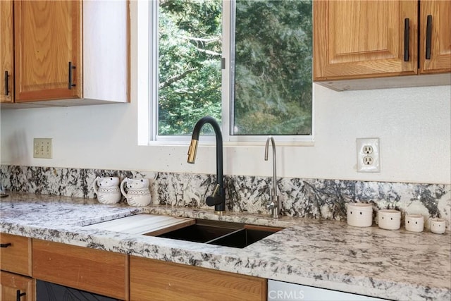 467 Cimarron Ln, Lake Arrowhead, CA 92352 - kitchen featuring a sink and light stone countertops