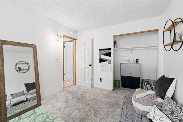 467 Cimarron Ln, Lake Arrowhead, CA 92352 - sitting room with carpet flooring and a textured ceiling
