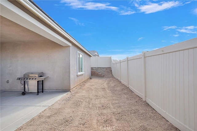 view of yard with a patio