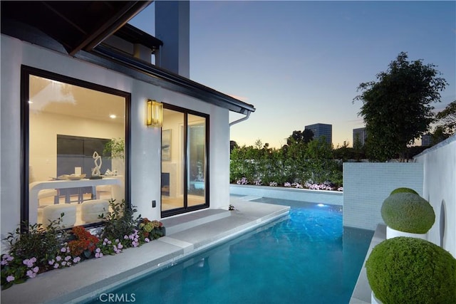 1 Rue Du Parc, Newport Beach, CA 92660 - view of outdoor pool