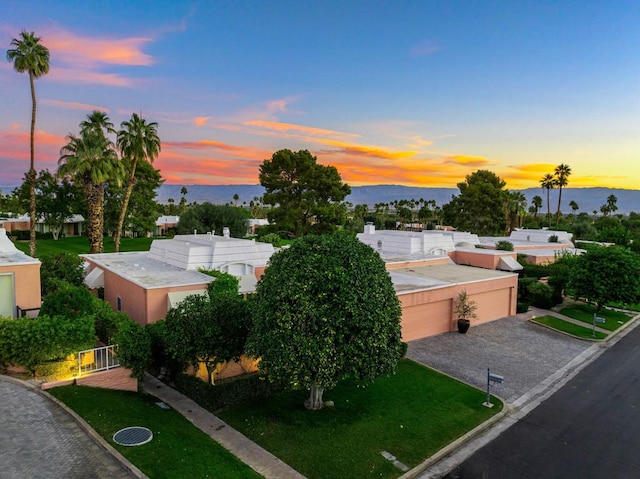 view of aerial view at dusk