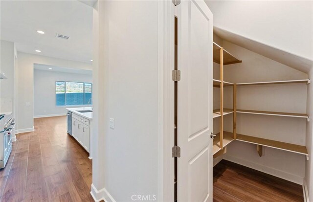 11722 Canoga Dr, Chatsworth, CA 91311 - pantry featuring a sink