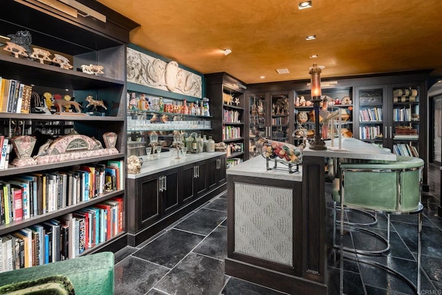 bar featuring recessed lighting