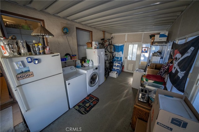 laundry area featuring washer and clothes dryer