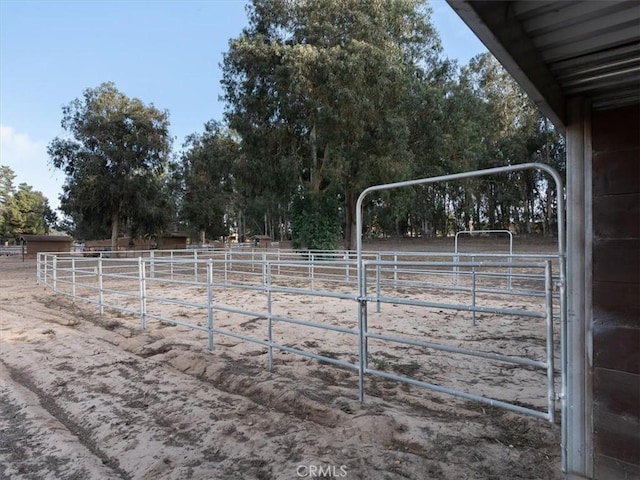 view of yard featuring a rural view